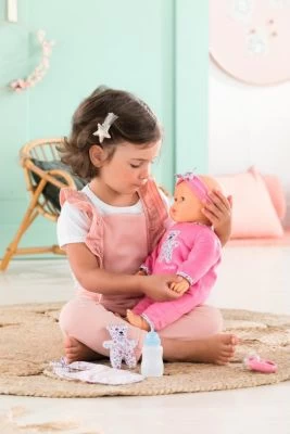 Corolle Mon Grand Poupon - Lucille Interaktiv Mit 8 Funktionen, Weichkörperpuppe Mit Schlafaugen, 42 Cm 5 Corolle Mon Grand Poupon - Lucille Interaktiv Mit 8 Funktionen, Weichkörperpuppe Mit Schlafaugen, 42 Cm – Bild 5