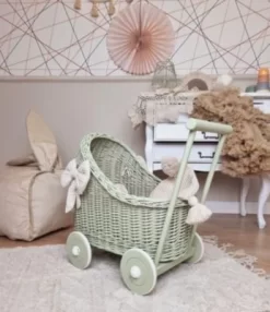 TinaForKids Puppenwagen Mit Bettwäscheset Aus Weiden Und Holz, Grün/Beige -Puppenwelt Verkauf 29721291 03