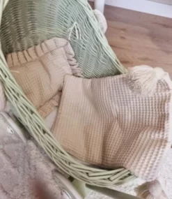 TinaForKids Puppenwagen Mit Bettwäscheset Aus Weiden Und Holz, Grün/Beige -Puppenwelt Verkauf 29721291 06