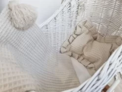 TinaForKids Puppenwagen Mit Bettwäscheset Aus Weiden Und Holz, Weiß/Natur -Puppenwelt Verkauf 29721305 04